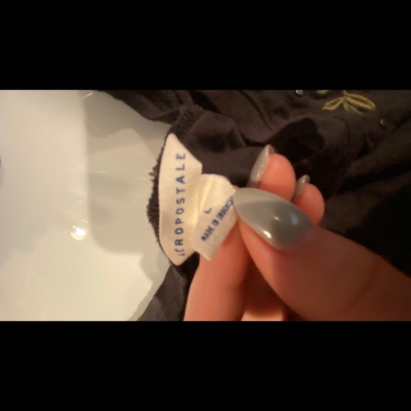 Grey flower tank top. - Picture 2 of 3